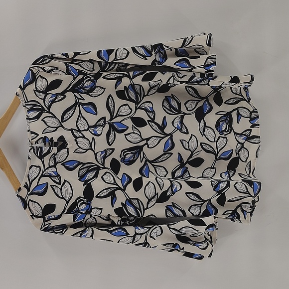 Apt 9 Pullover Blouse Size Medium Floral Blue Black Print Ruffle Sleeve - Picture 8 of 8